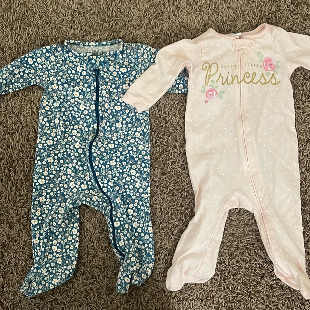 Set of 2 Onesies, size 3-6 m